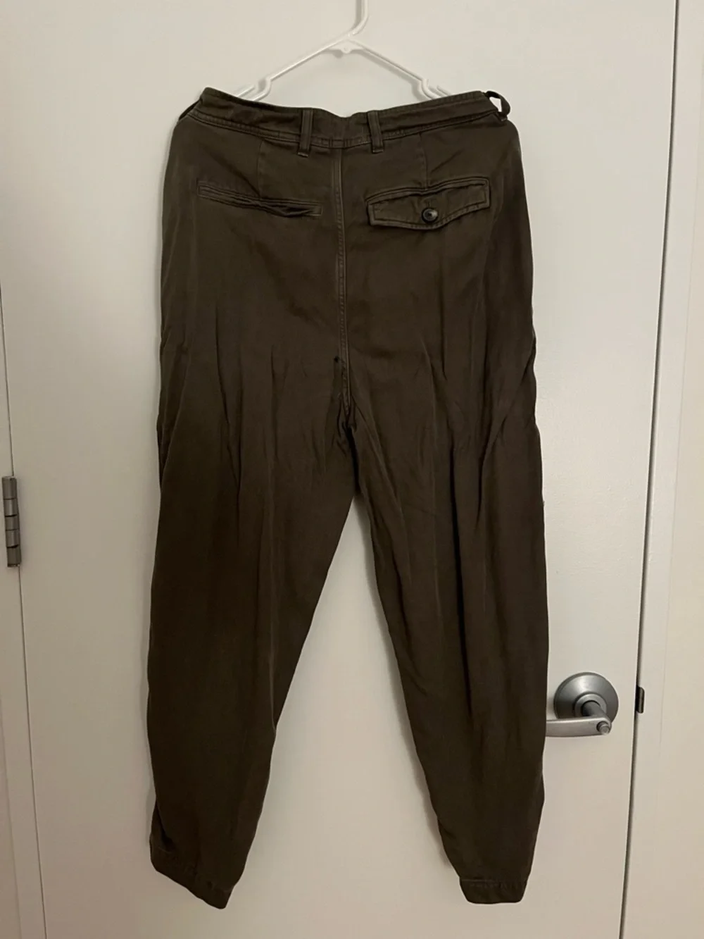 Everlane the Chino in Buttersoft - Olive size 8 - Picture 4 of 4